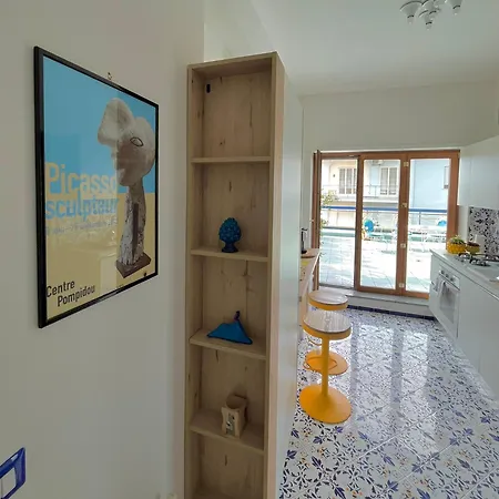 Charme In The Sorrento