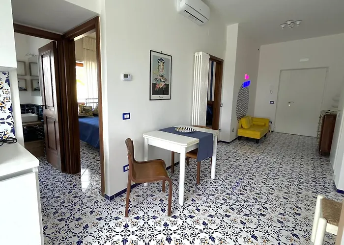 Charme In The Apartment *